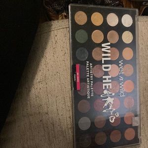 Wild heart Artistry palette 32 colors wet and wild